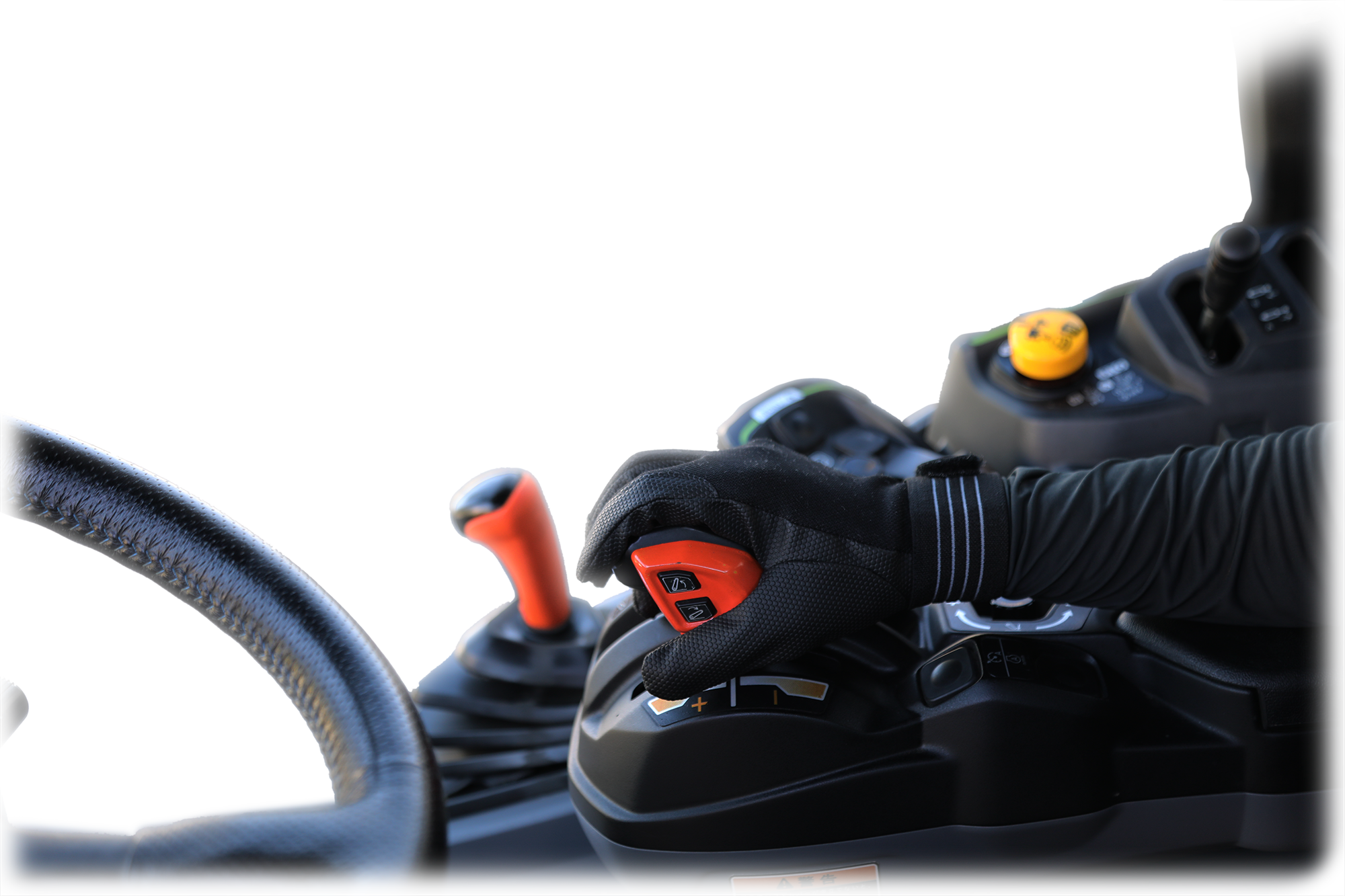 トラクター車内で操作している様子